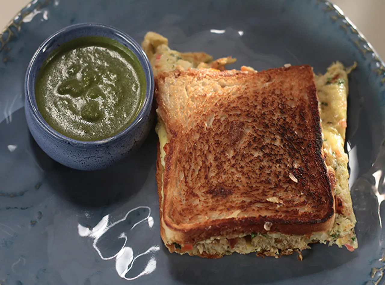 Seekh Kebab Bread Omlette 