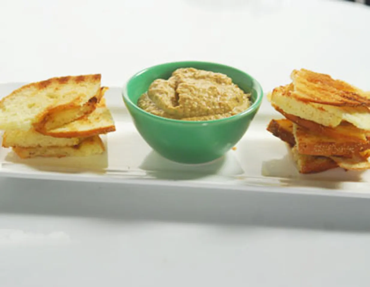 Green Moong And Pepper Dip