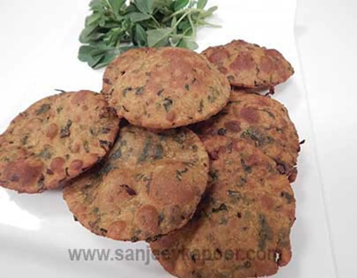 Bajra Methi ki Poori