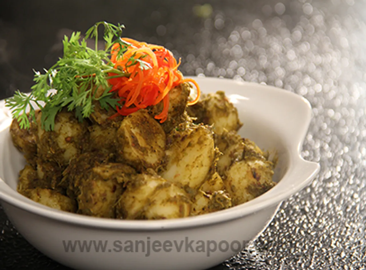 Hara Lehsun aur Aloo ki Sabzi