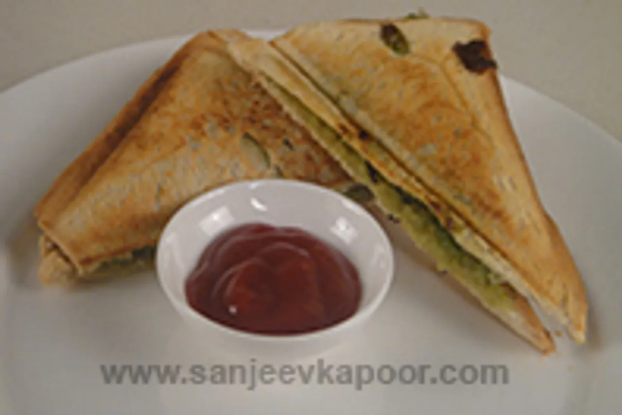 Chilli Cheese Chutney Sandwich