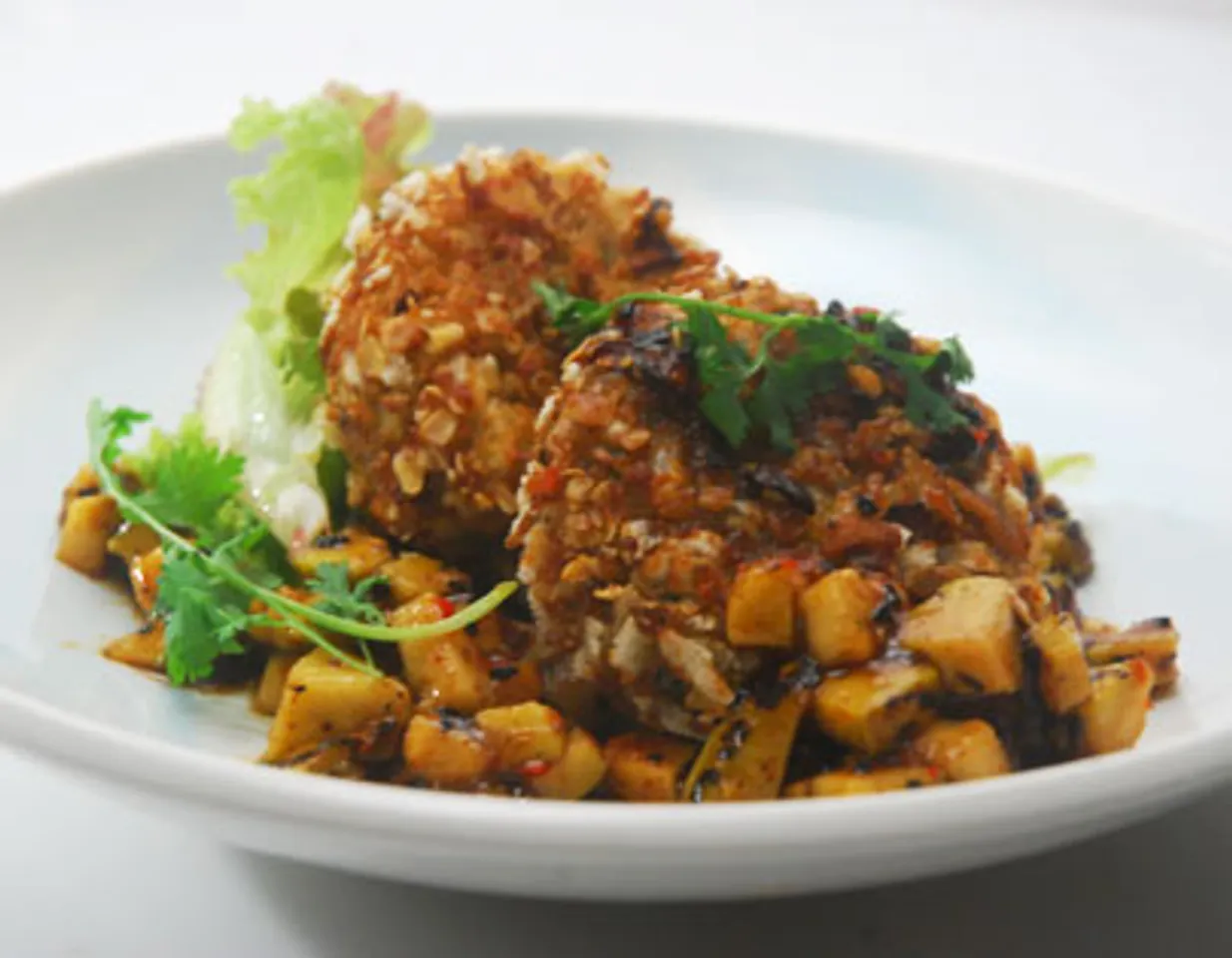 Crispy Aloo ki Tikki with Amrud ki Chutney