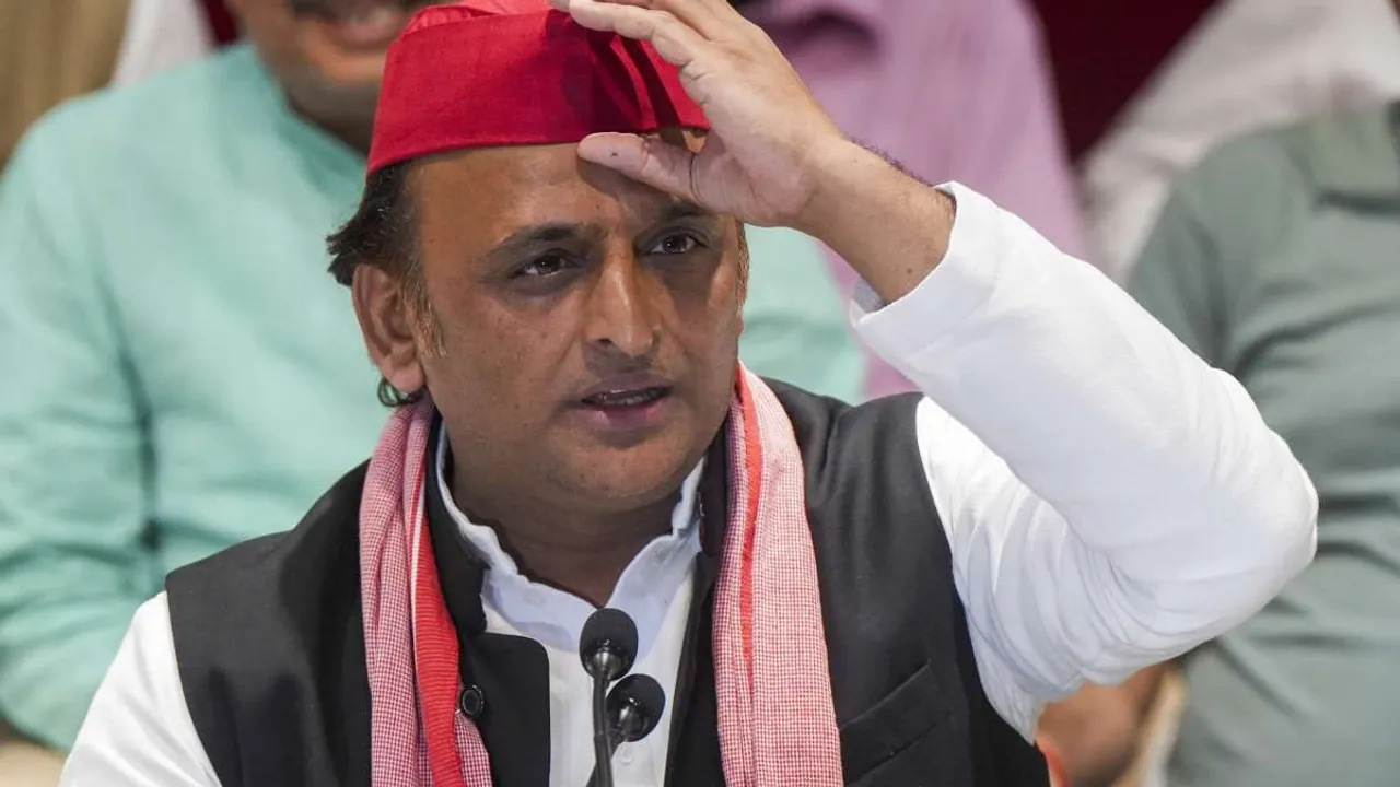 Akhilesh Yadav condemns attack on Arvind Kejriwal