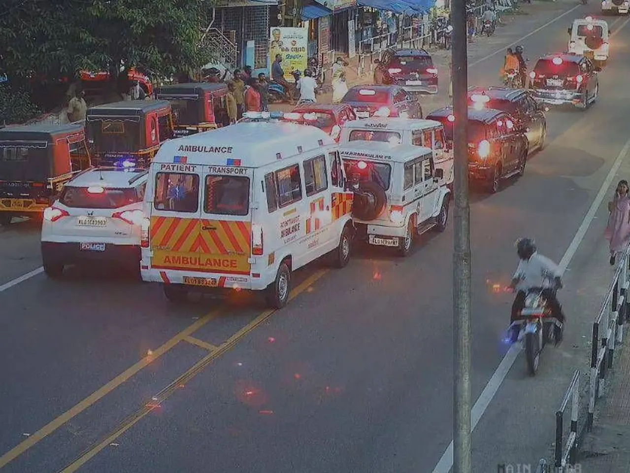 chief ministers convoy vehicles collied one by one