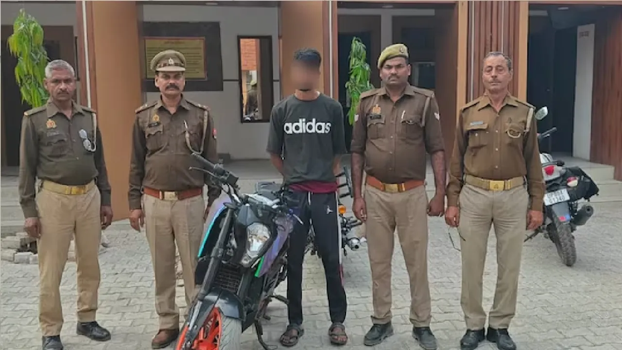 Agra man goes to showroom, takes bike for test ride