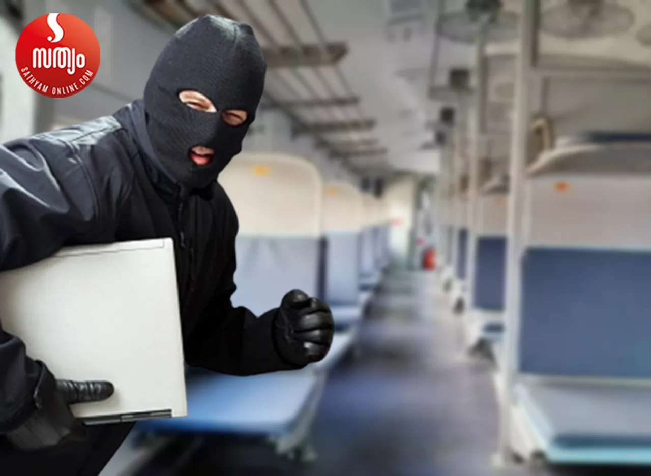 thiefs in train