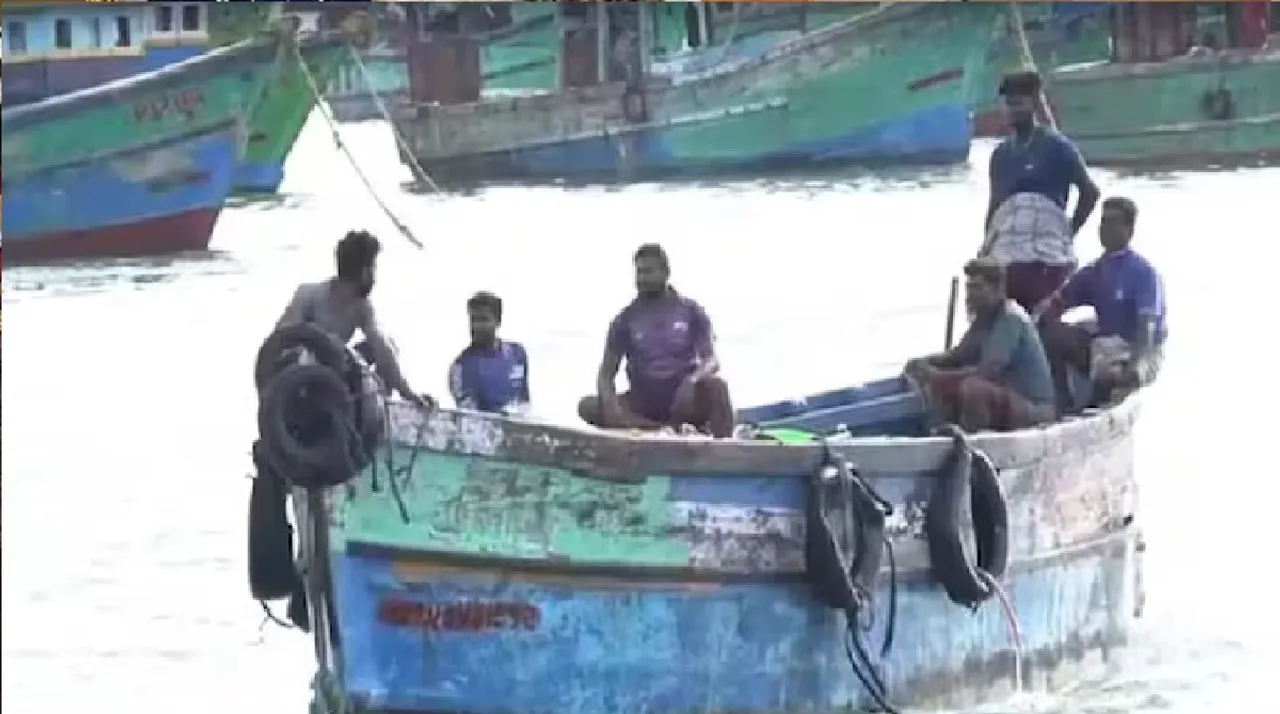 12 Tamil fishermen arrested by Lankan navy for crossing maritime border