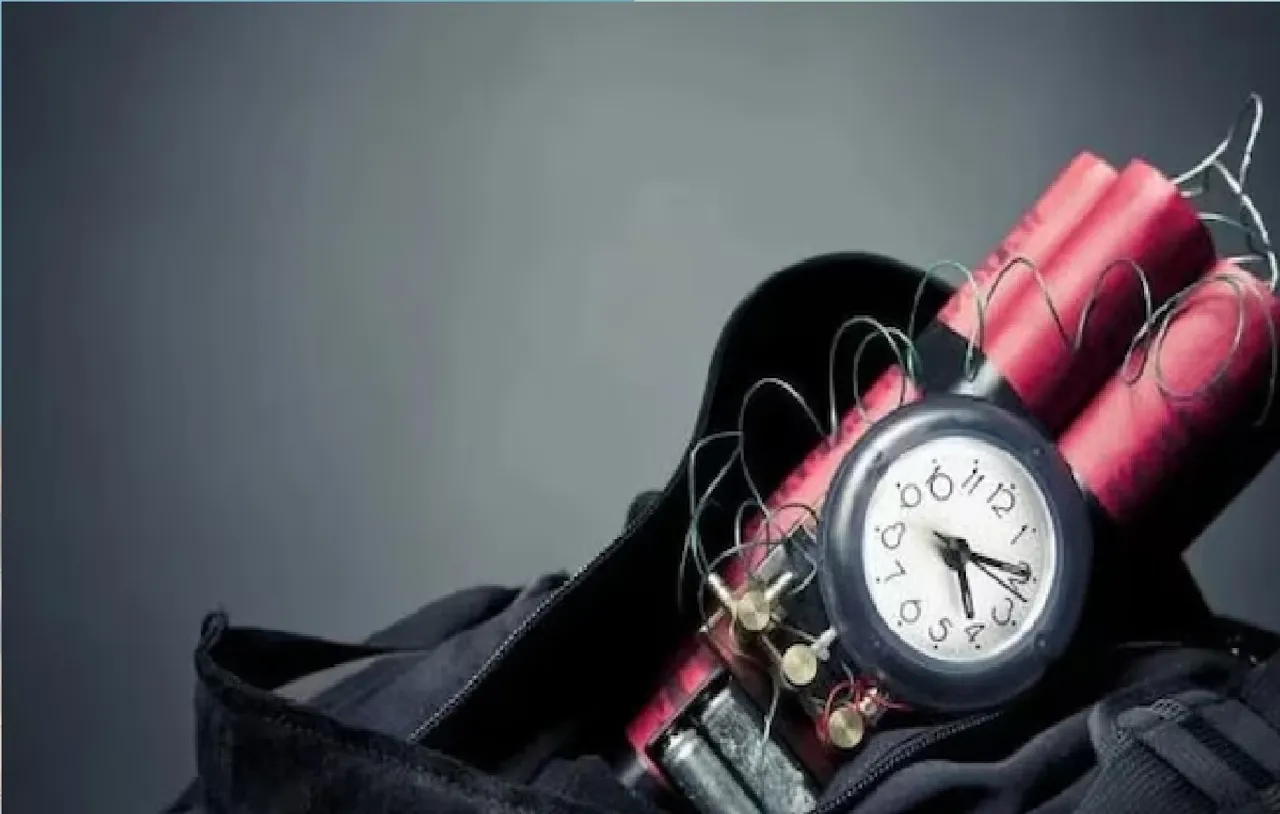 Mumbai airport gets threat, caller says Azerbaijan-bound traveller carrying bombs