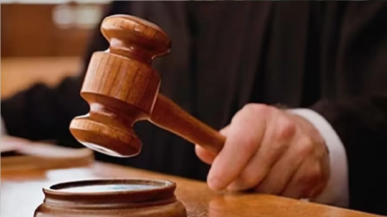 No bail for ex-Mumbai cop in Antilia bomb scare, Mansukh Hiren murder case