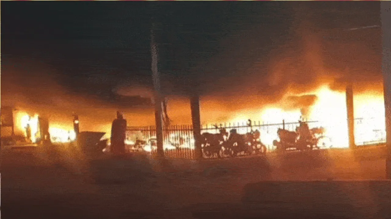  Huge fire breaks out at Varanasi railway station, 200 bikes gutted