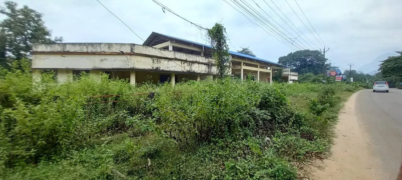 malambuzha bus stand-3