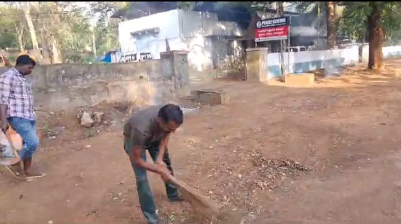 cleaning police men