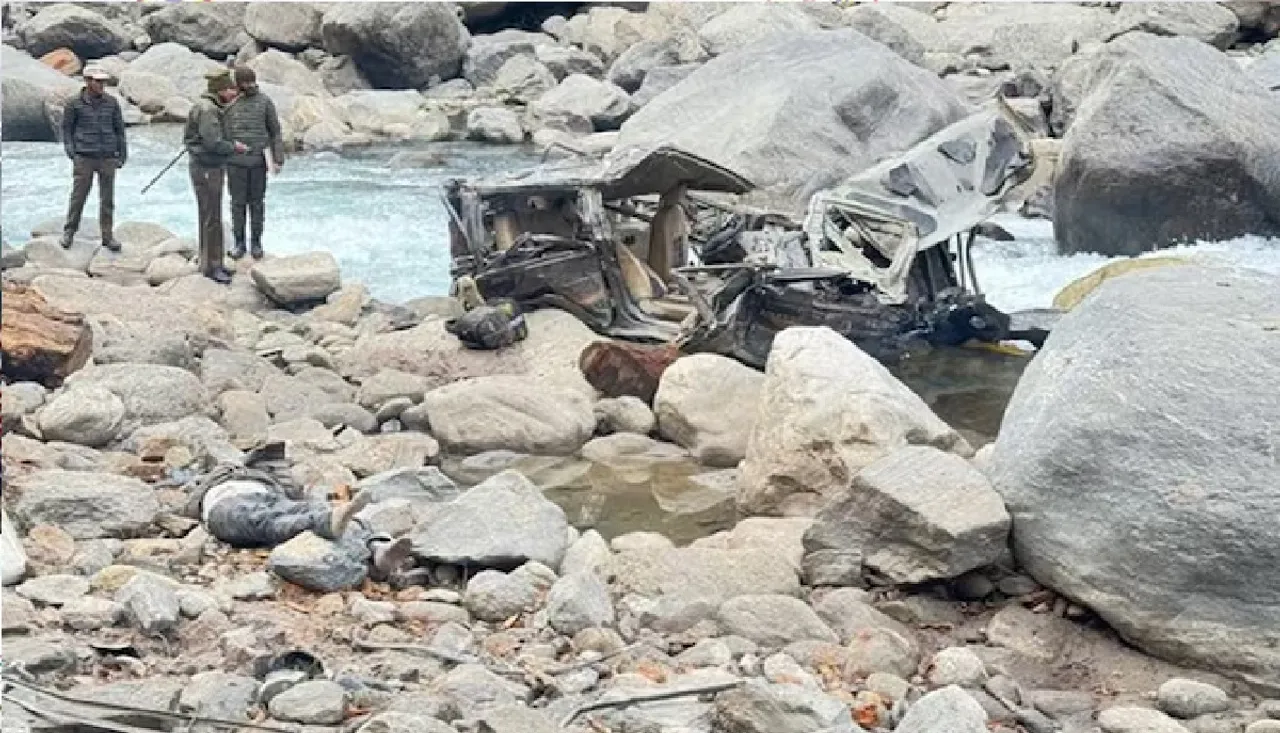 4 killed as vehicle plunges into gorge in Jammu and Kashmir's Kishtwar