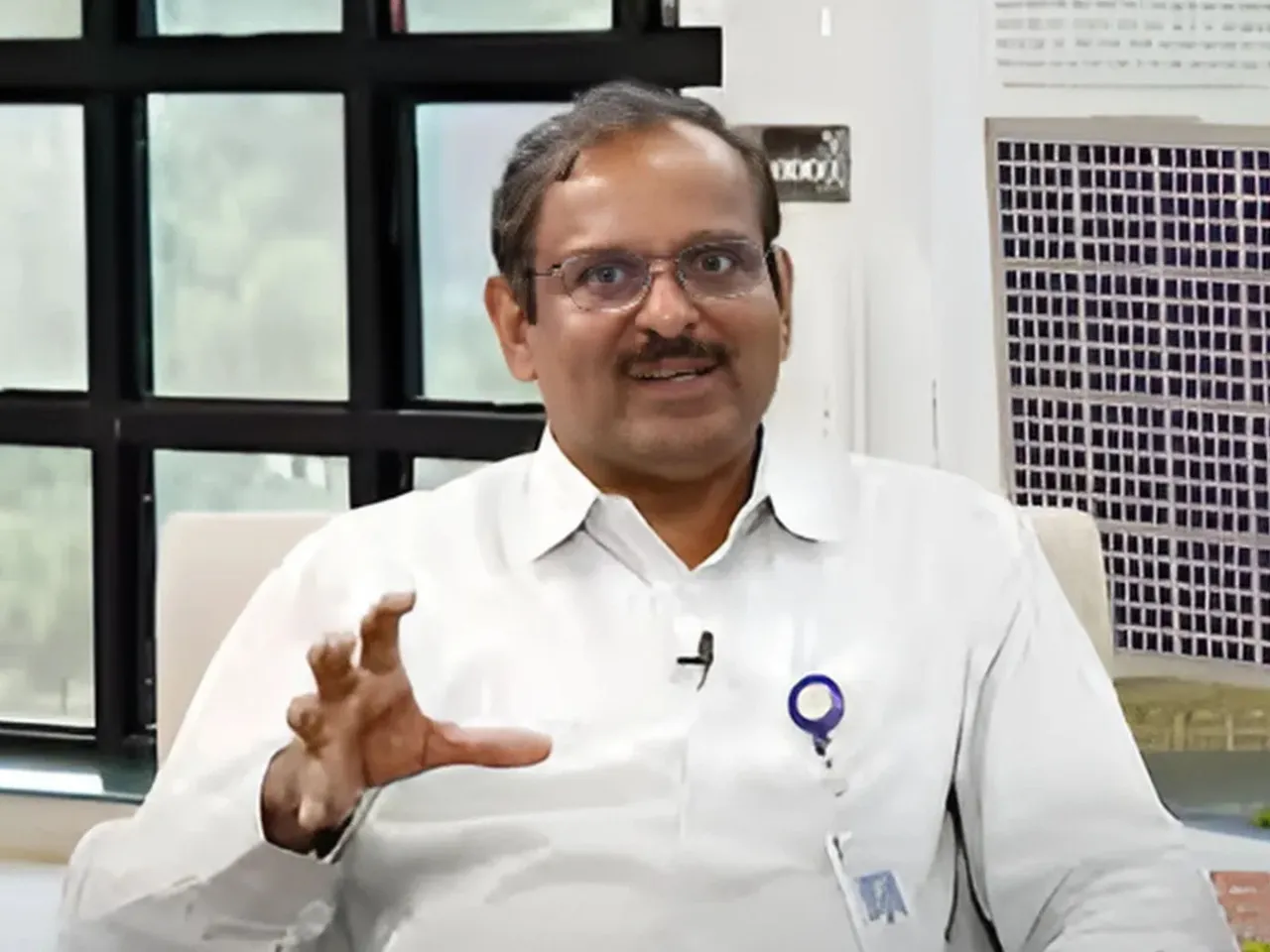 dr. v narayanan