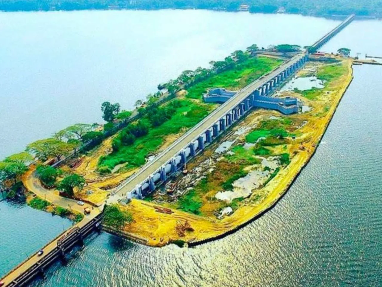 thanneermukkom bund