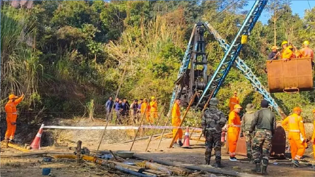 Water level hits 100 feet in Assam mine where 9 trapped, Navy divers deployed