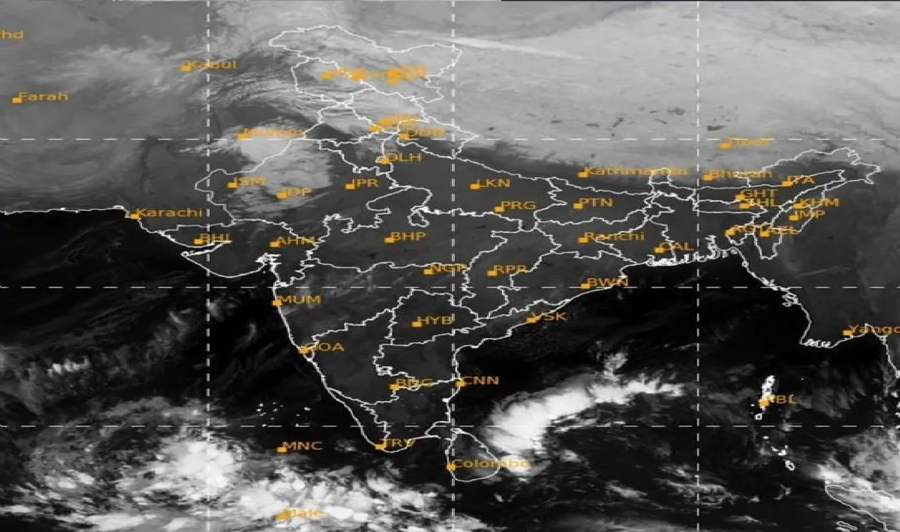 Over 220 flights hit as thick fog blankets Delhi, rain to add to the chill