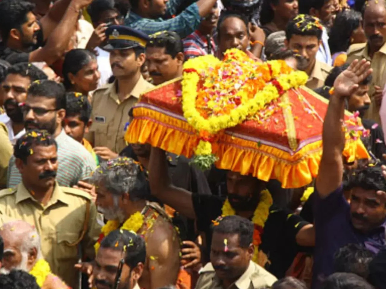 sabarimala thiruvabharanam