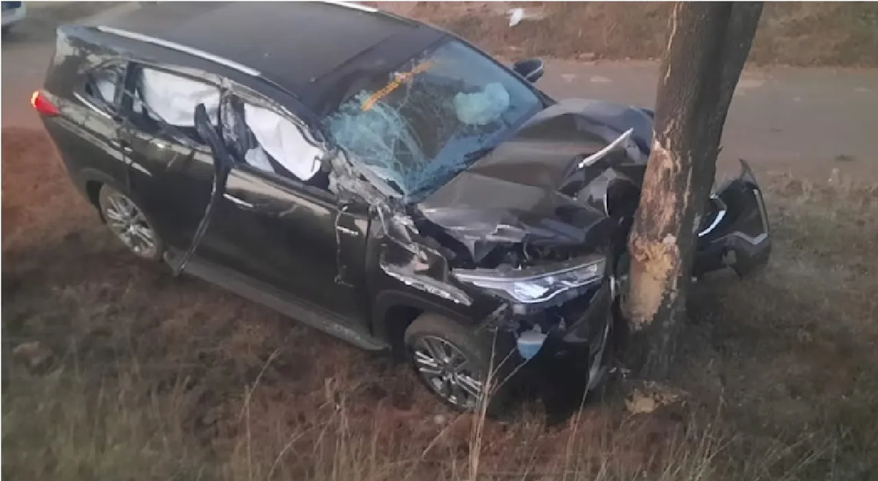 Karnataka minister Laxmi Hebbalkar, brother hurt after their car hits tree