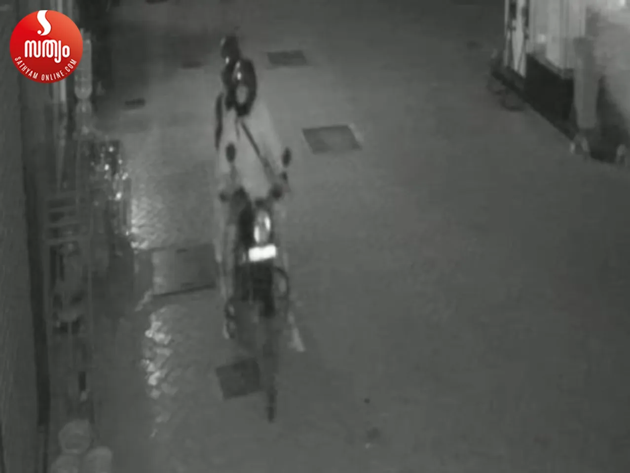 thetf attampt in petrol pump