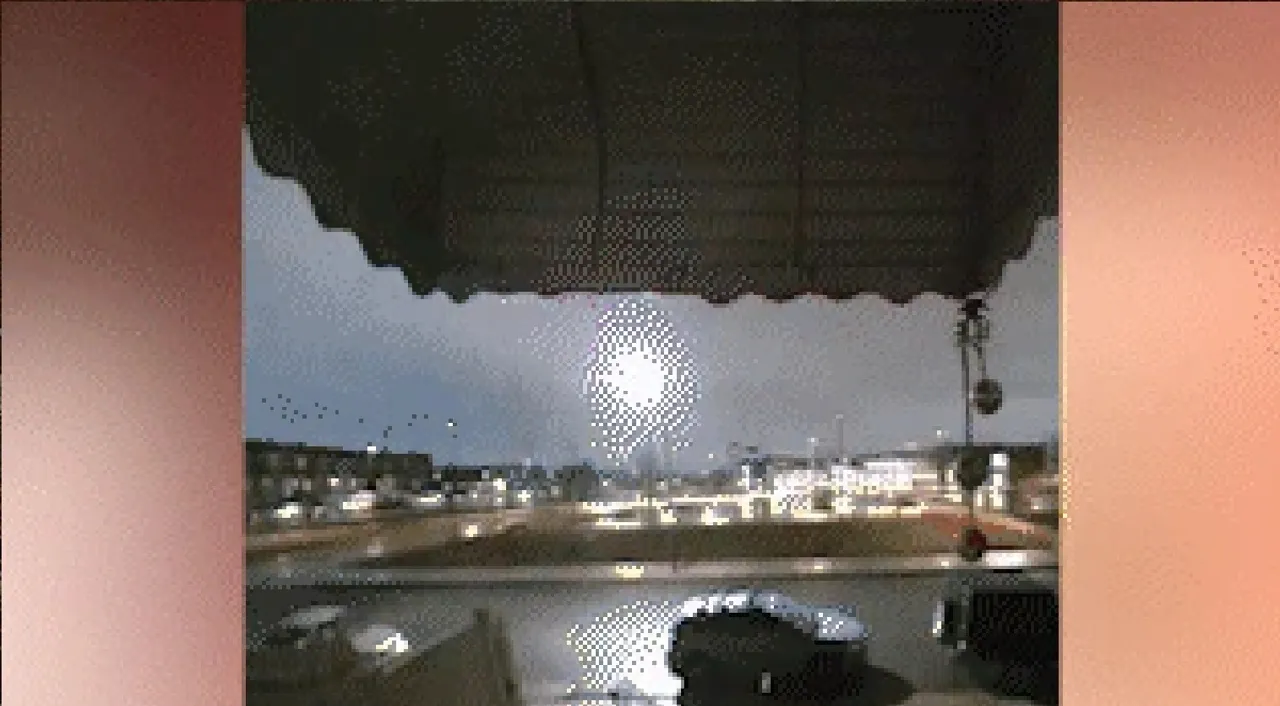 plane Untitledbudj