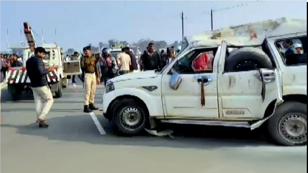 Car swerves to avoid stunt biker, flips 5 times, 5 Nepalese pilgrims killed