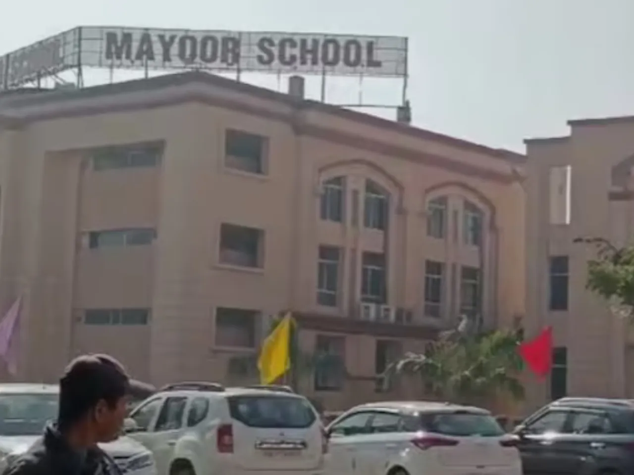 4 private schools in Noida receive bomb threats