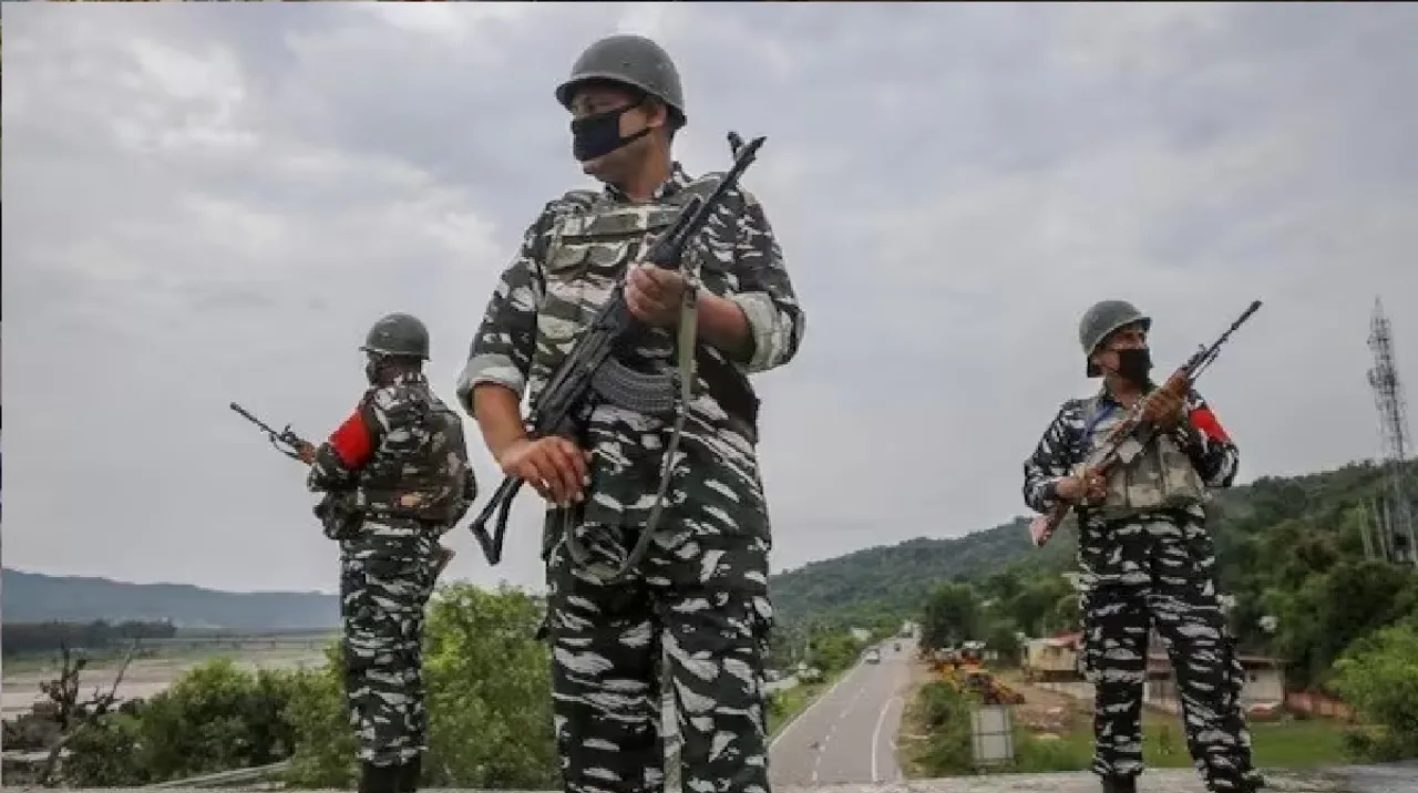Two terror associates arrested with arms, grenade at checkpoint in J&K's Budgam