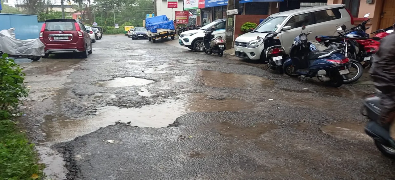 road collapsed in palakkad