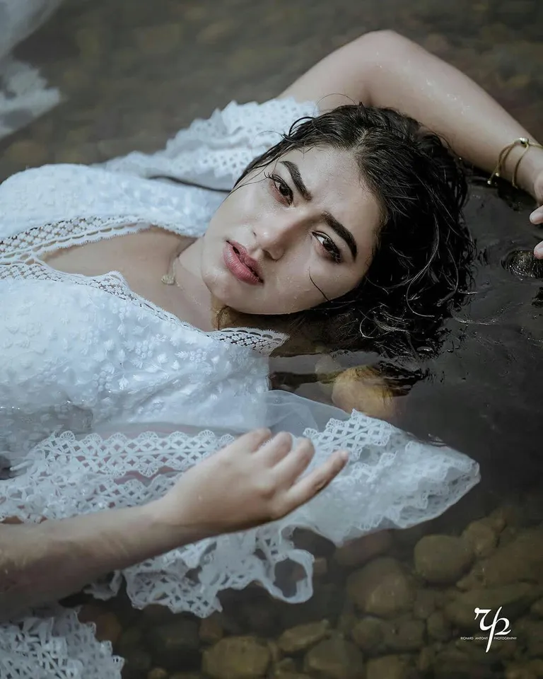 Actress-Grace-Antony-in-wet-dress-hot-photos-Grace-Antony-latest-hot-and-spicy-photos-32218
