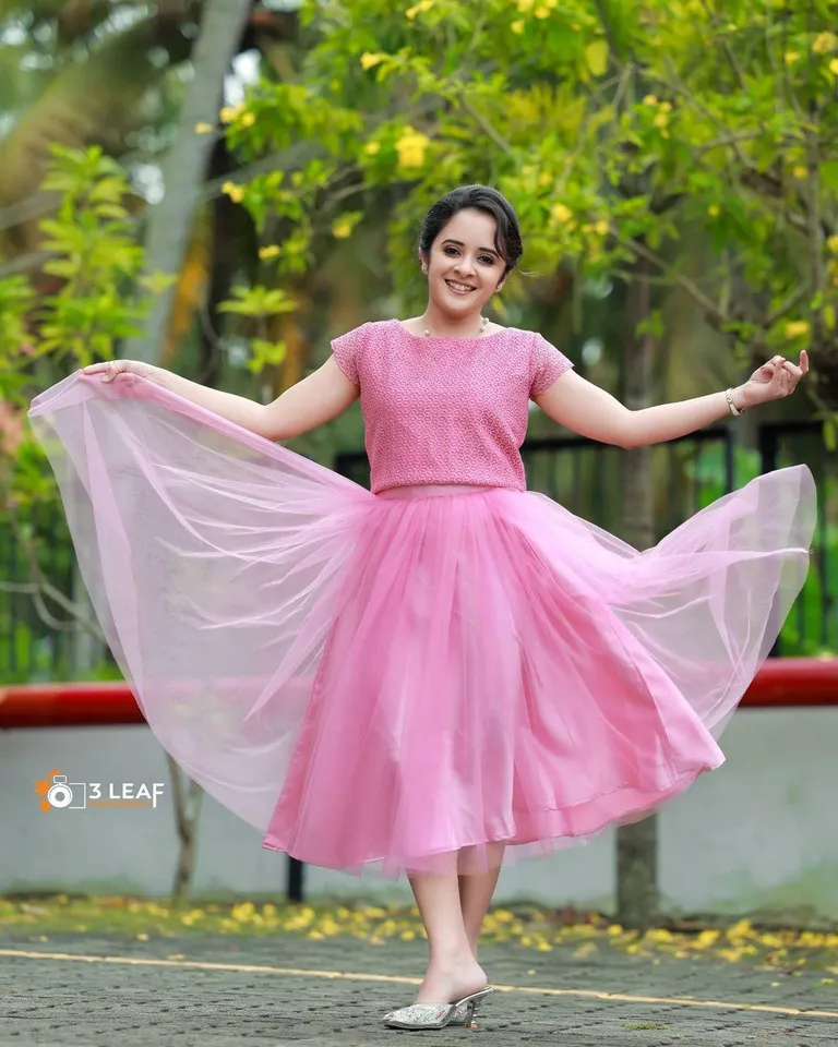 Malayalam-playback-singer-Anju-Joseph-latest-hot-photos-Anju-Joseph-very-beautiful-and-glamorous-pictures-52166