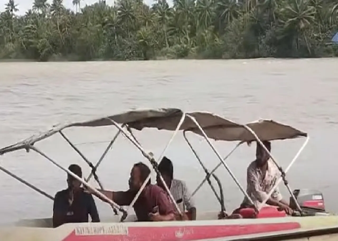 vaikkam boat