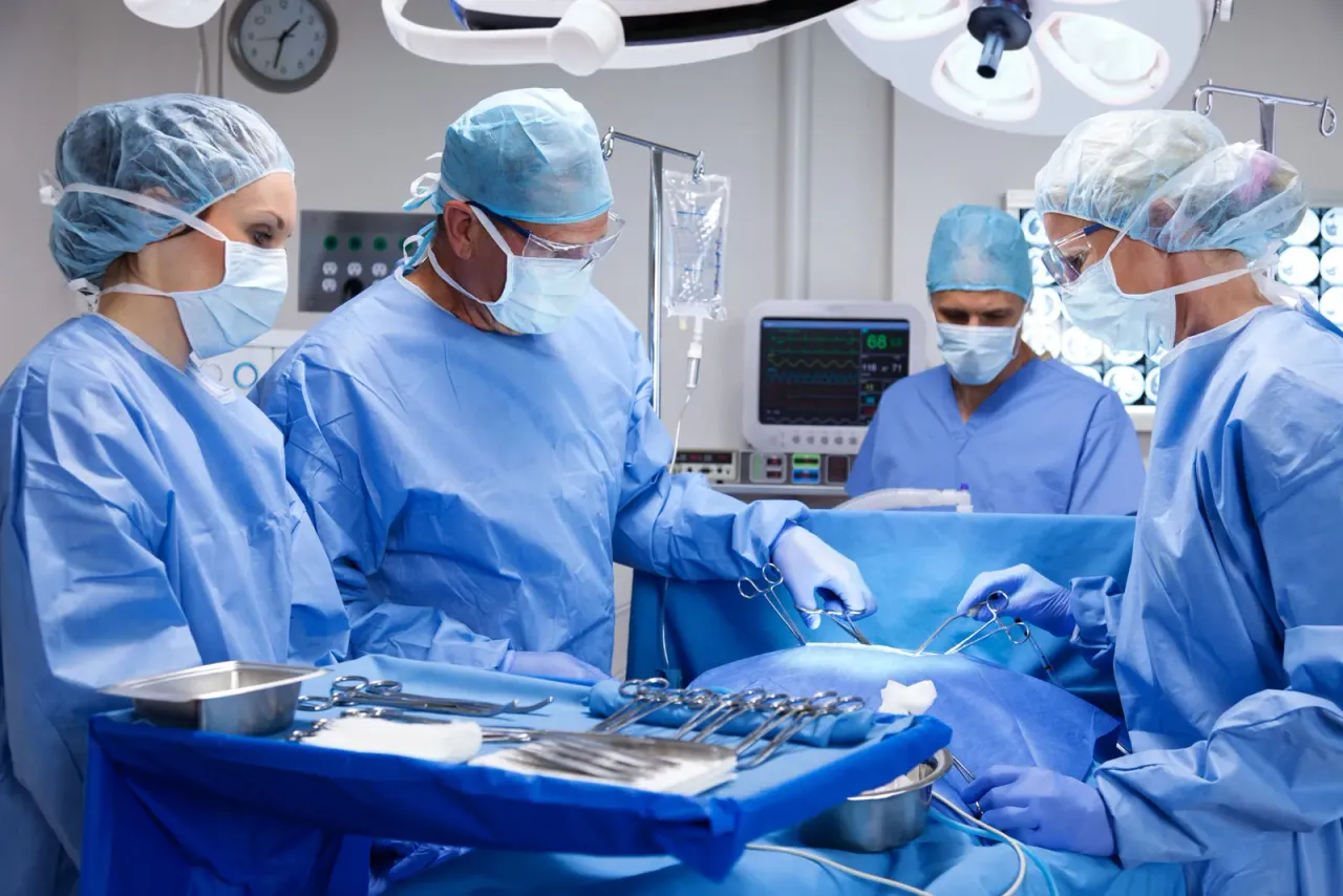 nurses-patients-care-procedures