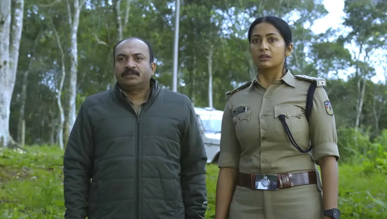 pathiratri-trailer