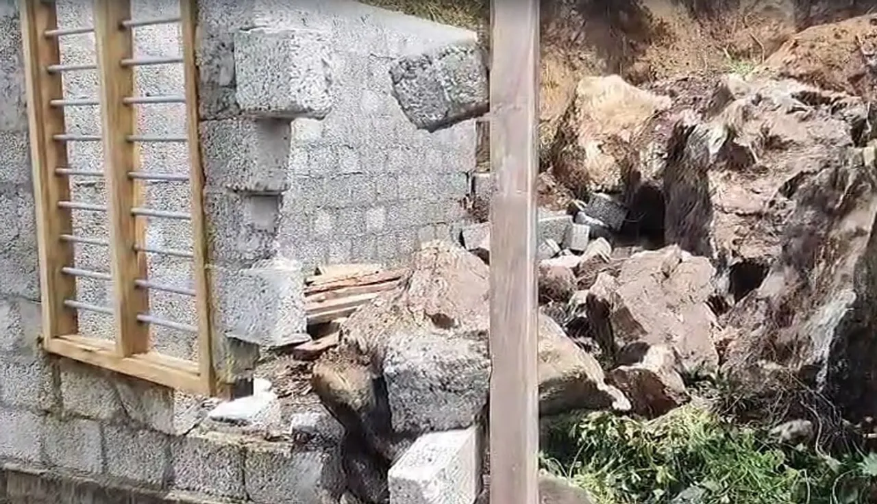 house-collapse