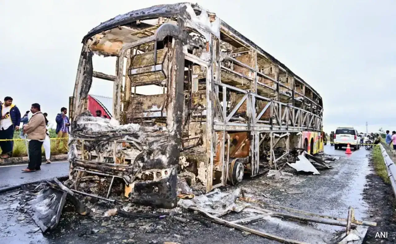 35ntuiu_kurnool-bus-fire-new_625x300_25_October_25