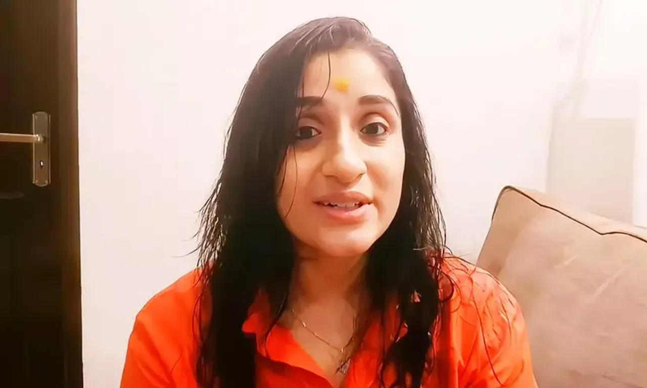 2740159-deepa-rahul-easwar