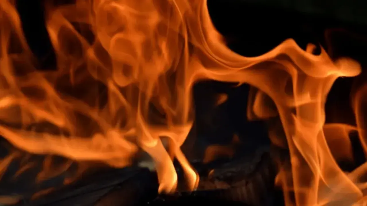 fire-1764746179242-bfb753fb-8eb1-4f3d-a888-e40e1d206b26-900x506