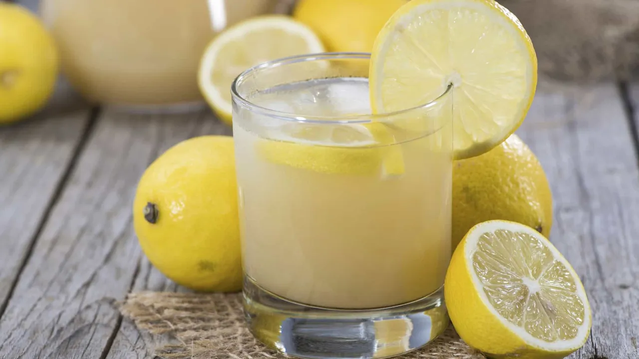Sixty-and-Me-Good-Morning-Sunshine-It’s-Time-to-Experience-the-Health-Benefits-of-Lemon-Juice