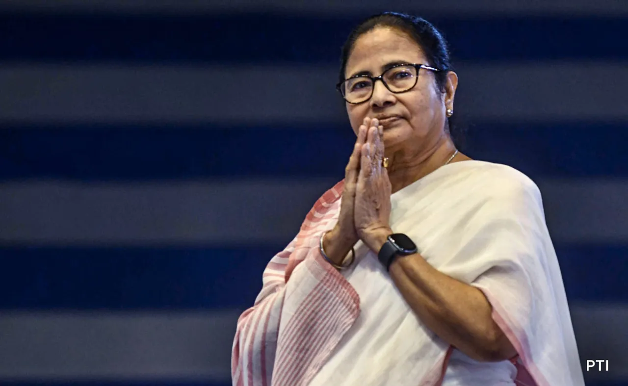 tc8b0jl8_mamata-banerjee_625x300_22_August_23