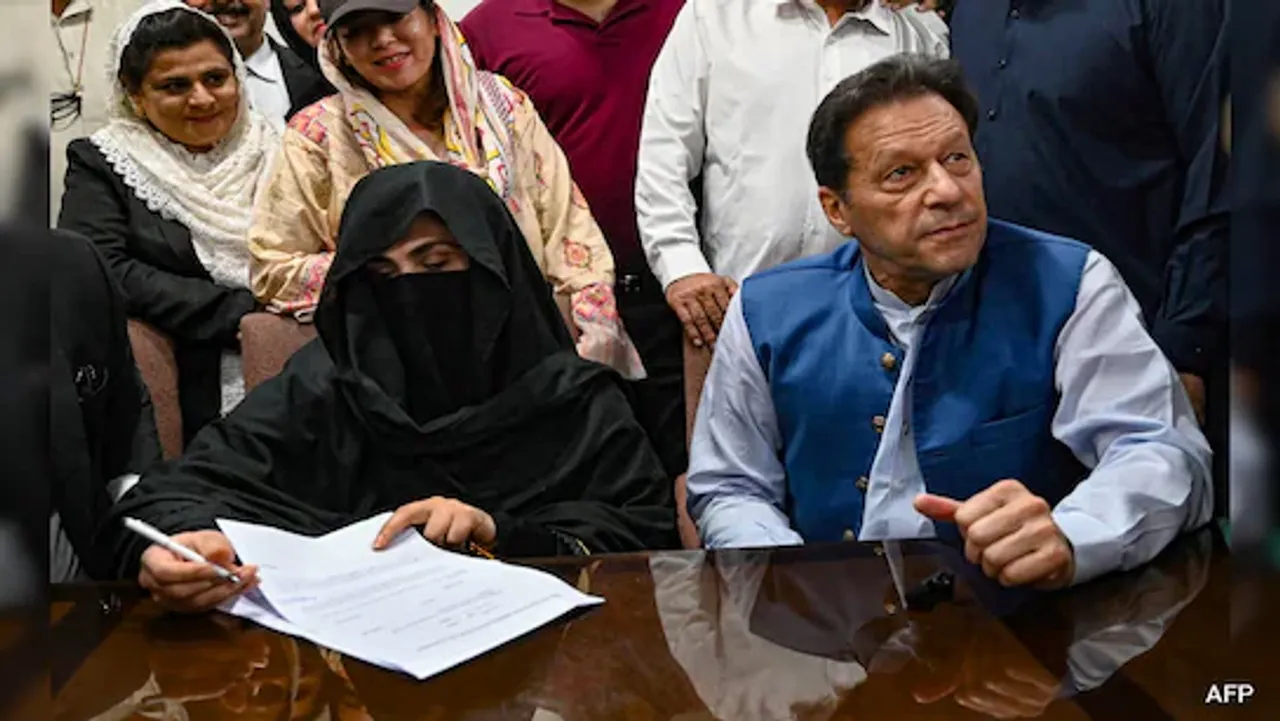 o8cek6k_imran-khan-bushra-bibi-_625x300_20_December_25