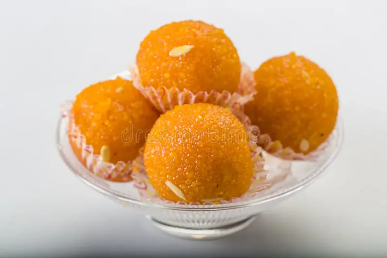laddu-laddoo-ball-shaped-sweets-popular-indian-subcontinent-laddus-made-flour-minced-dough-sugar-other-102080904