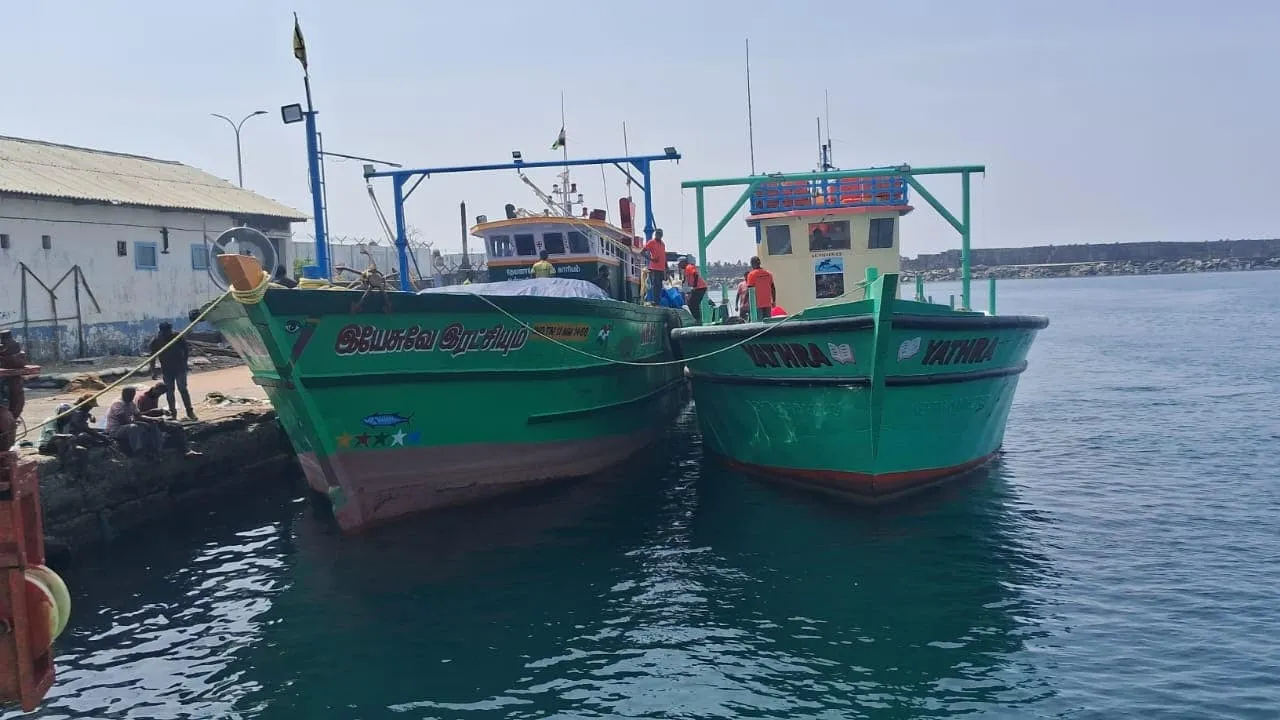 w-1280,h-720,format-jpg,imgid-01keam2ag9syv9r3m8qpsxgqsc,imgname-fishing-boat-1767735634441