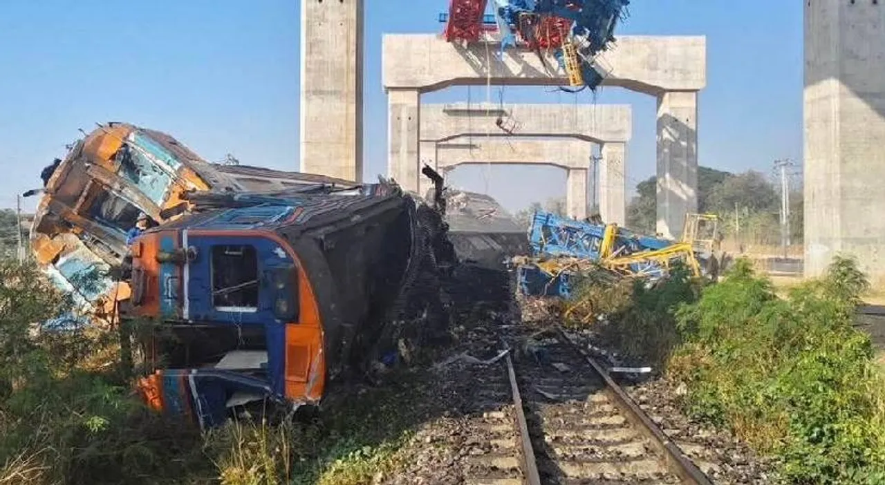 thailand-train-accident