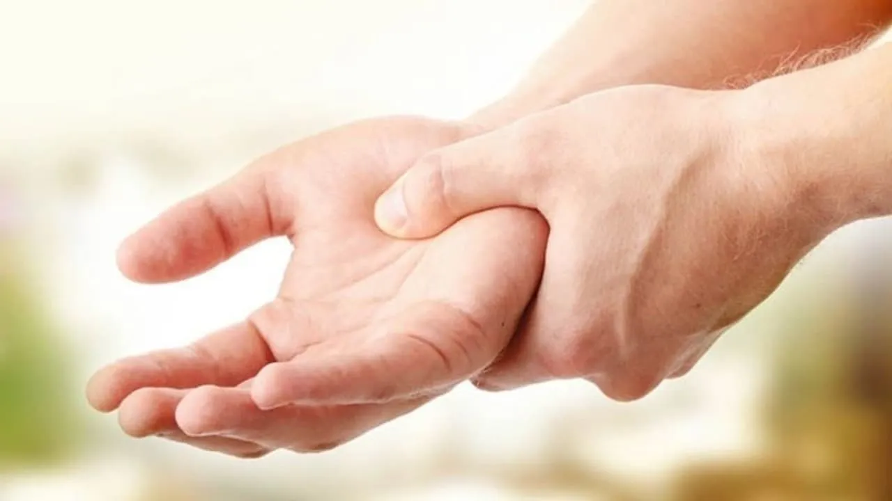 w-1280,h-720,format-jpg,imgid-01gz1k81zybcx2gejqvtgxj8jf,imgname-shaky-hands