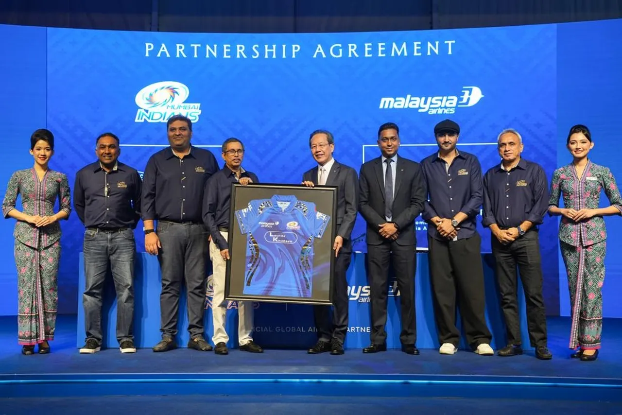Malaysia Airlines x Mumbai Indians 1