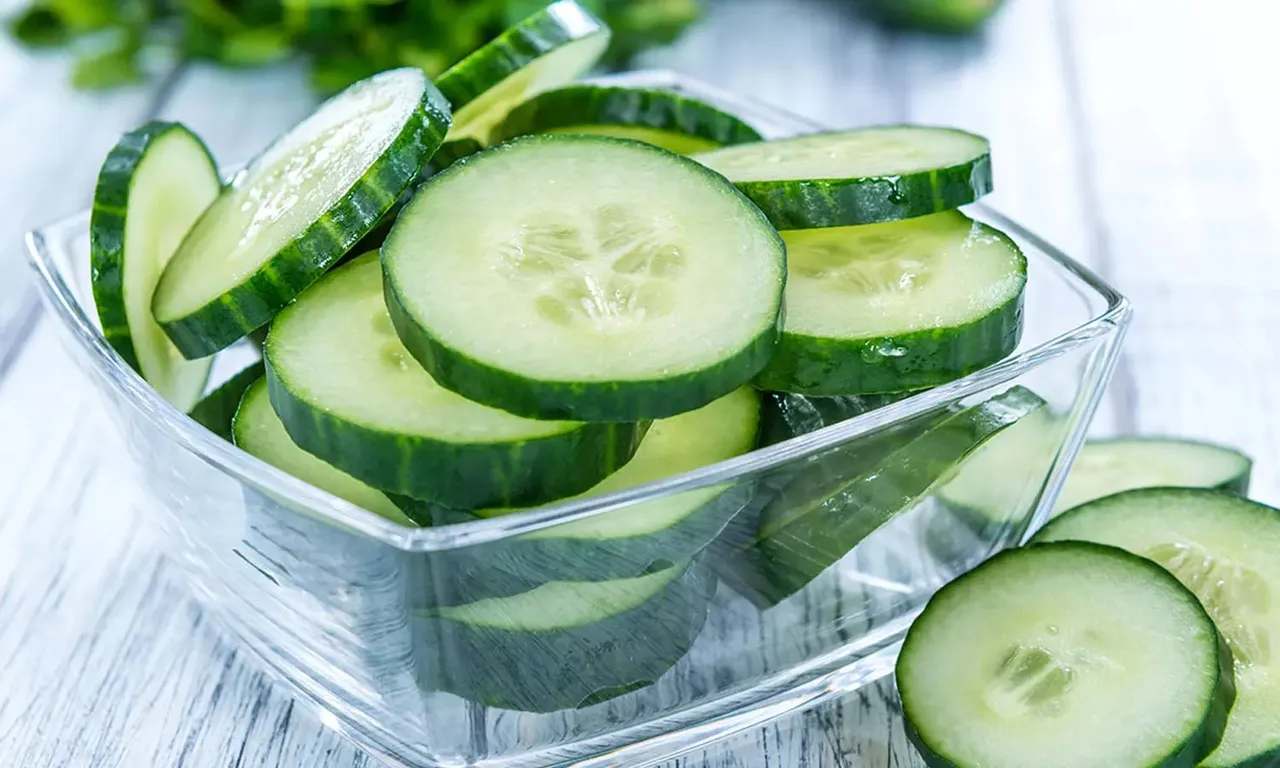 1391819-health-benefits-of-cucumber-and-nutrition-of-cucumber