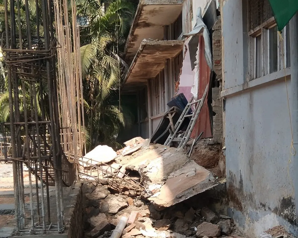 building crashed at kottayam medical college-2