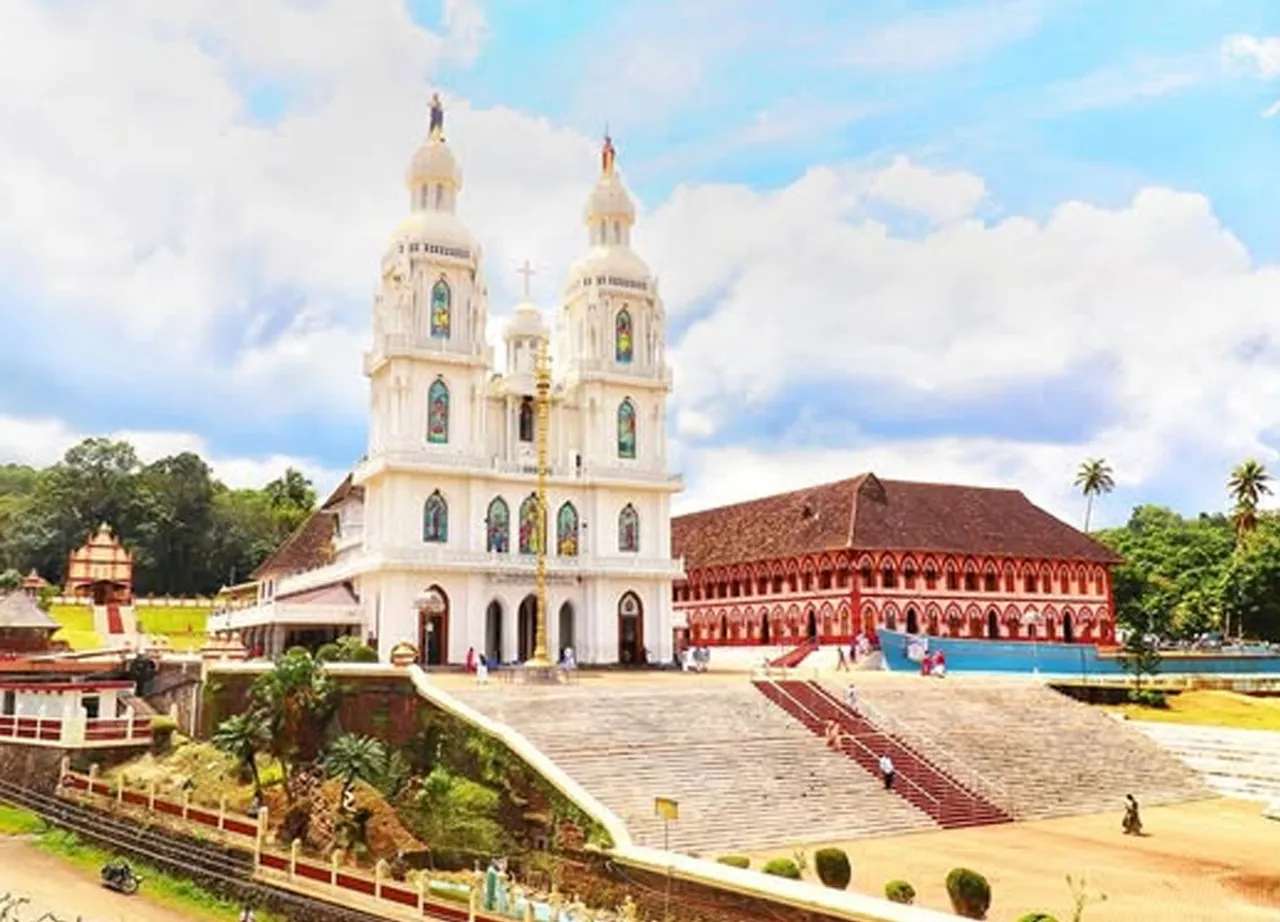 kuravilangad church