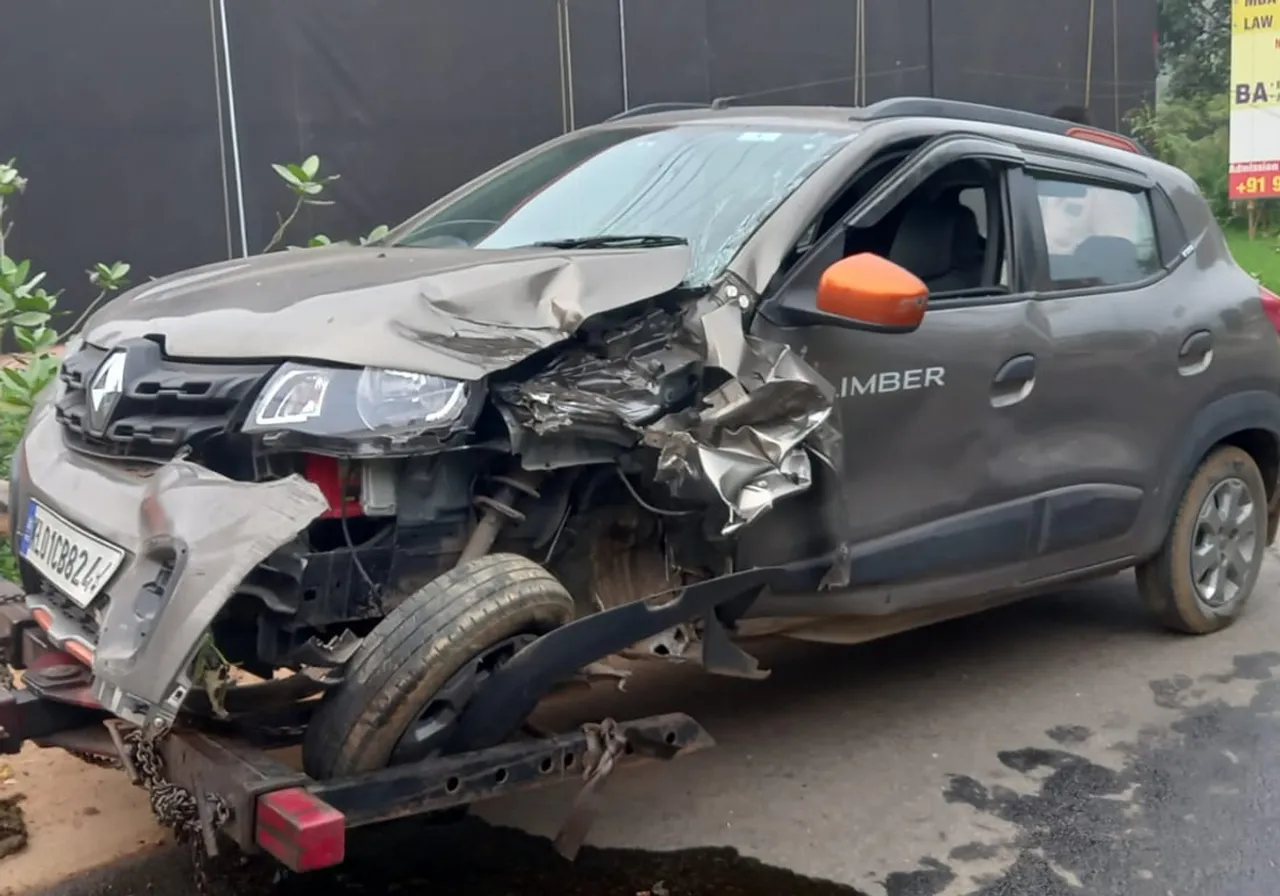 car accident malambuzha